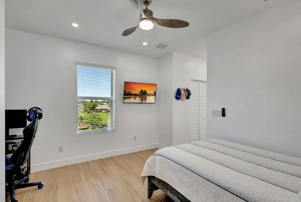 12952 Drayton Road SE North Palm Beach FL 33408