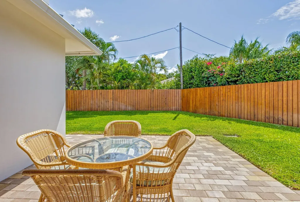 12952 Drayton Road SE North Palm Beach FL 33408