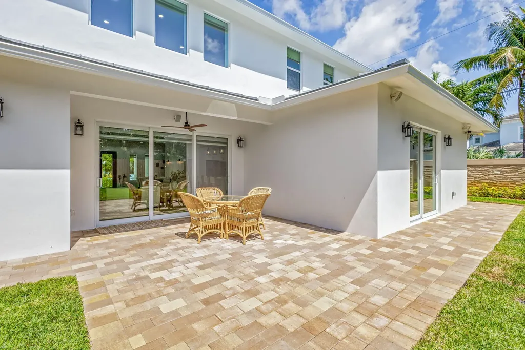 12952 Drayton Road SE North Palm Beach FL 33408