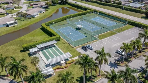 13817 Kaiser Trail Delray Beach FL 33484