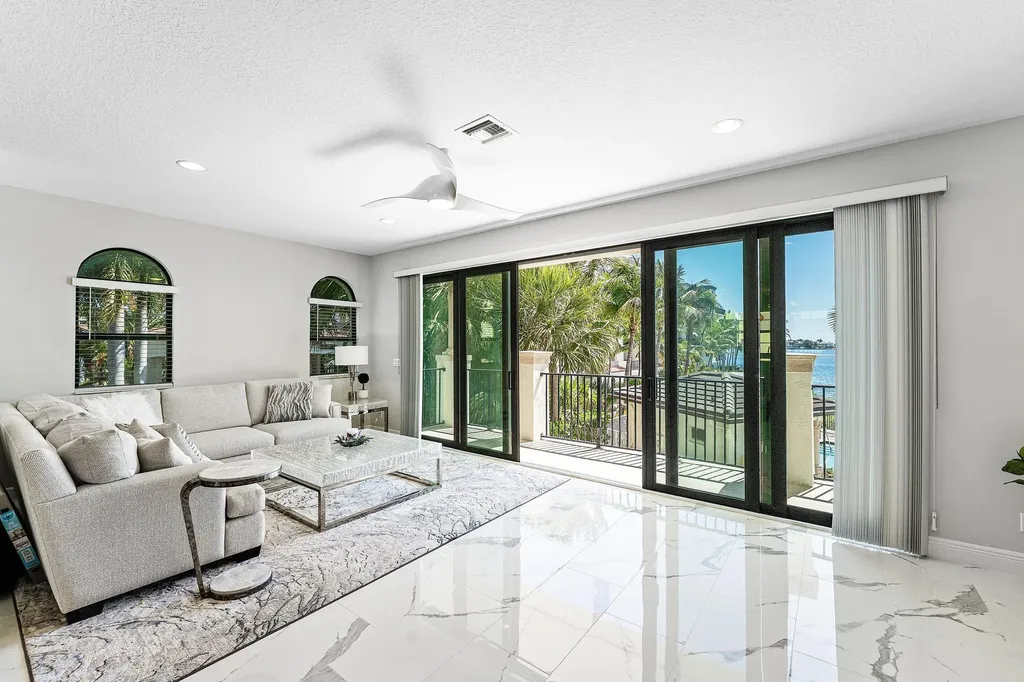 10 Windward Lane Boynton Beach FL 33435