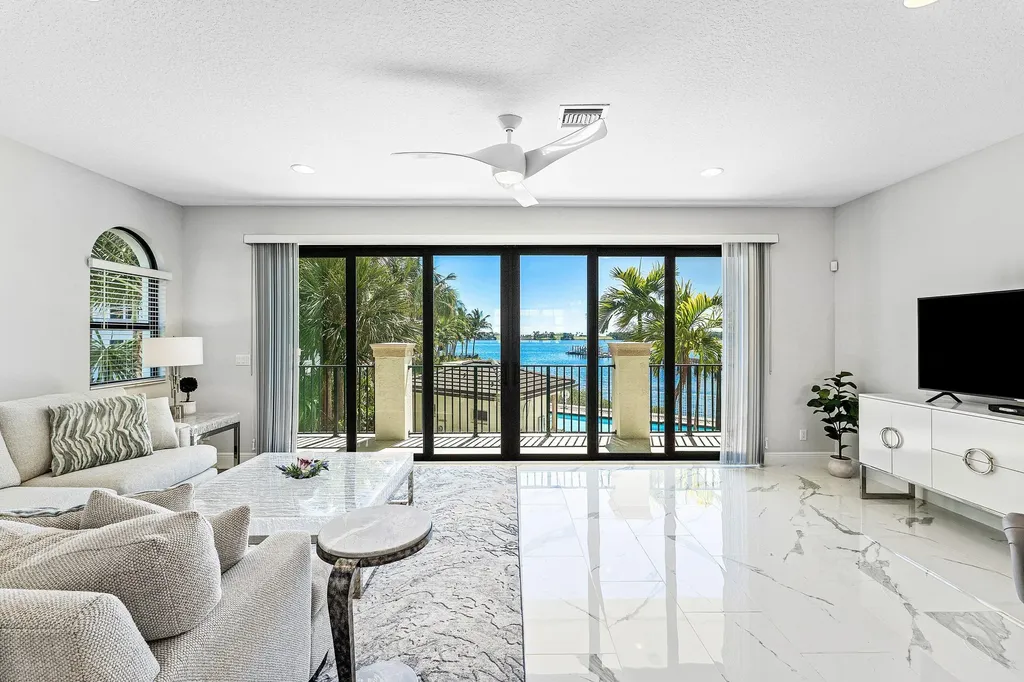 10 Windward Lane Boynton Beach FL 33435