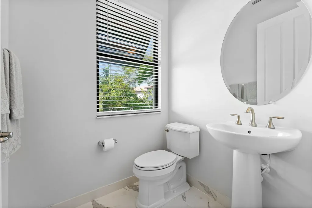 10 Windward Lane Boynton Beach FL 33435