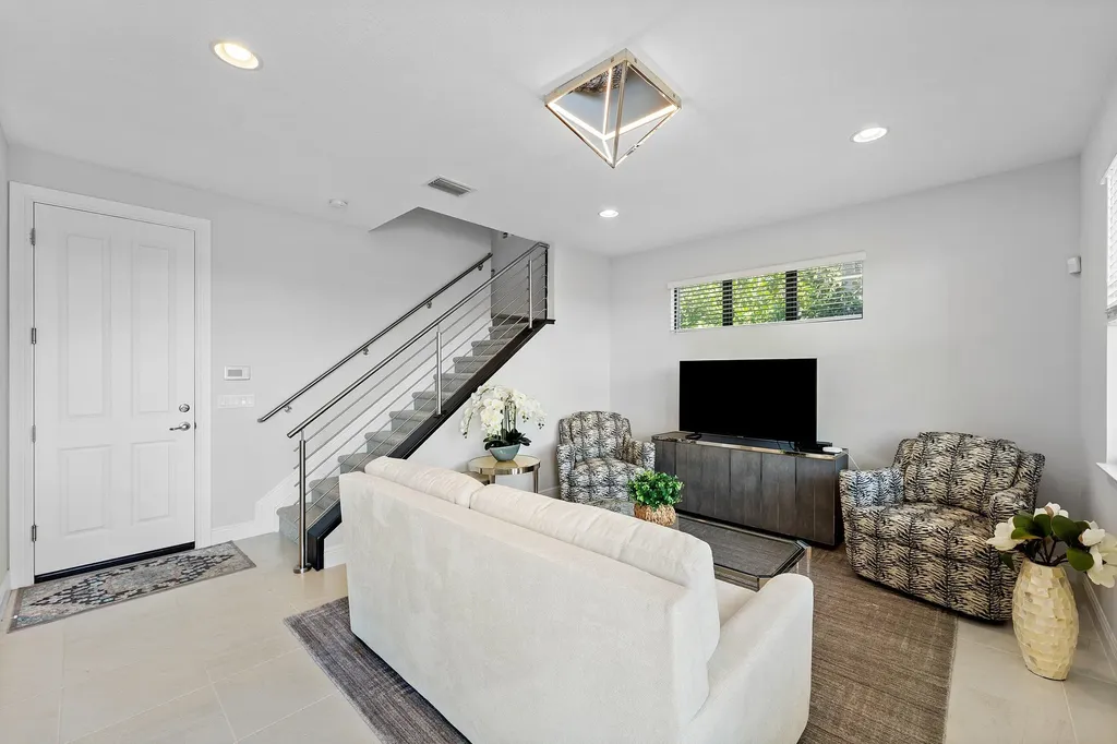 10 Windward Lane Boynton Beach FL 33435