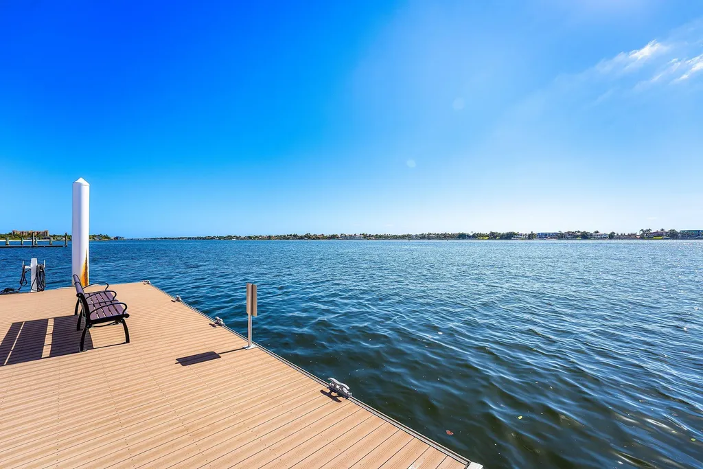 10 Windward Lane Boynton Beach FL 33435
