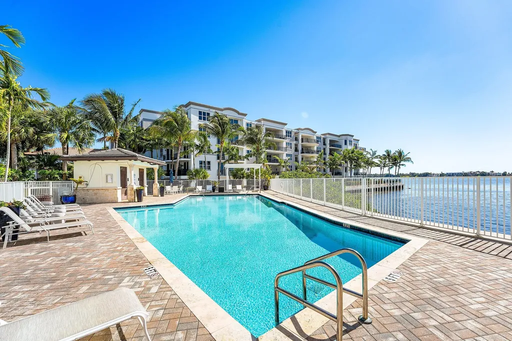 10 Windward Lane Boynton Beach FL 33435