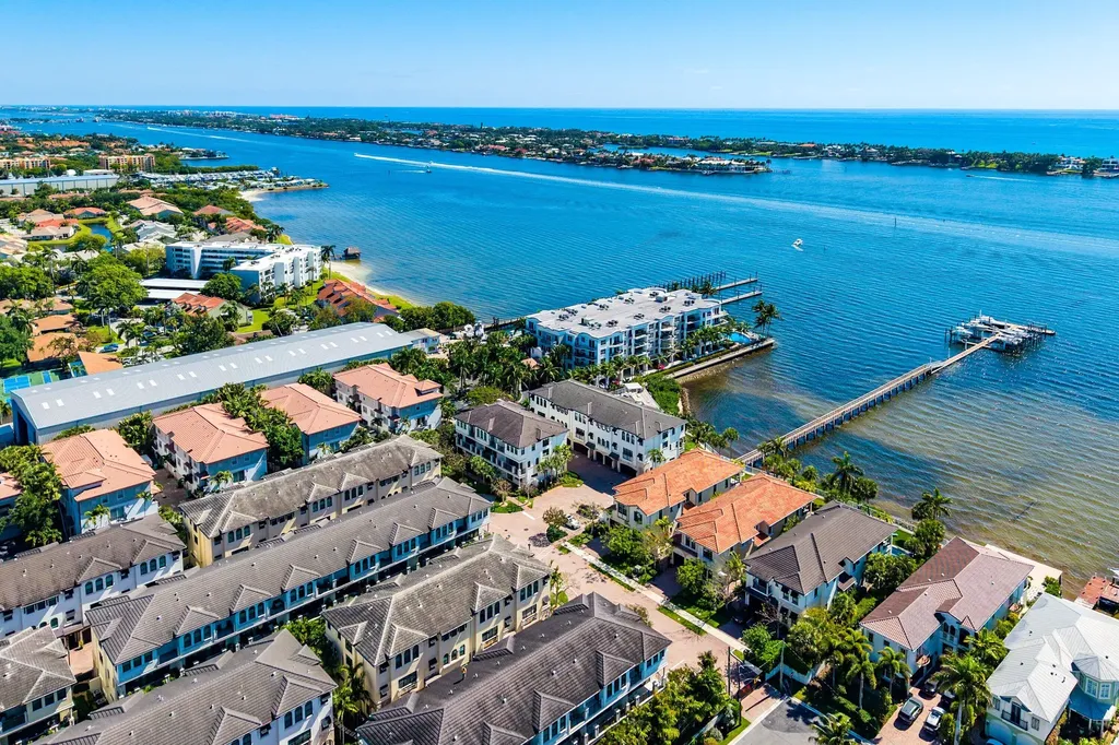 10 Windward Lane Boynton Beach FL 33435