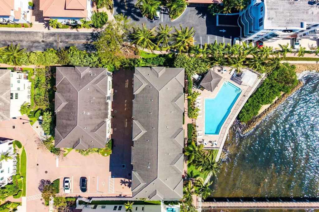 10 Windward Lane Boynton Beach FL 33435