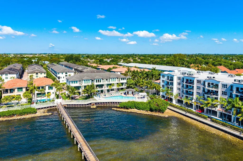 10 Windward Lane Boynton Beach FL 33435