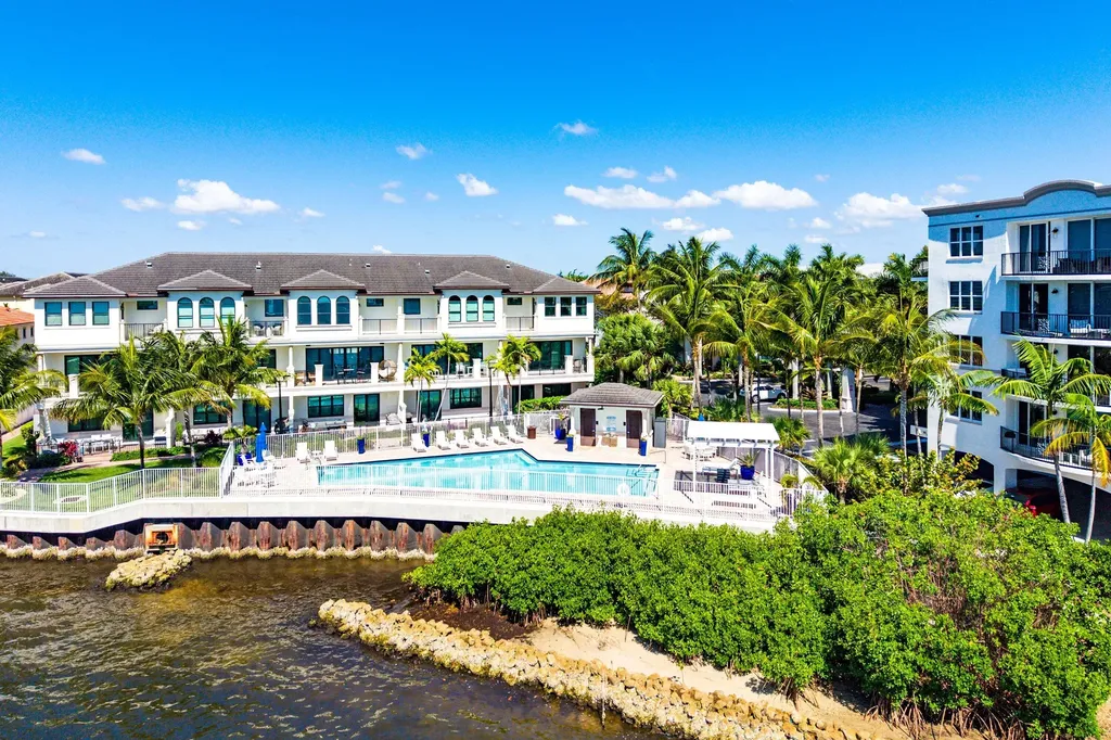 10 Windward Lane Boynton Beach FL 33435