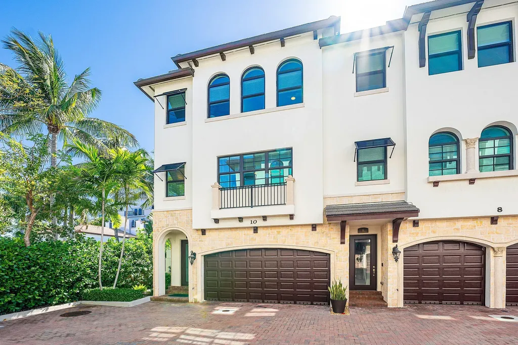 10 Windward Lane Boynton Beach FL 33435