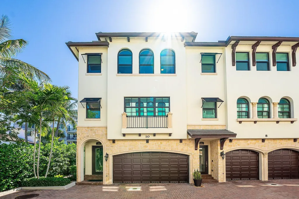 10 Windward Lane Boynton Beach FL 33435