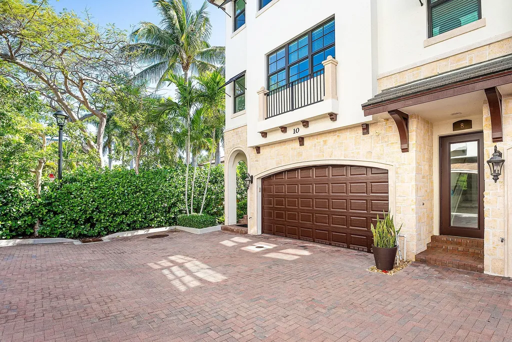 10 Windward Lane Boynton Beach FL 33435