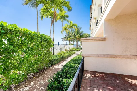 10 Windward Lane Boynton Beach FL 33435