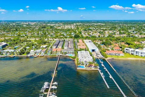 10 Windward Lane Boynton Beach FL 33435