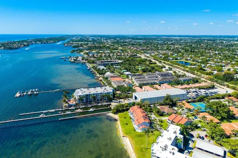 10 Windward Lane Boynton Beach FL 33435