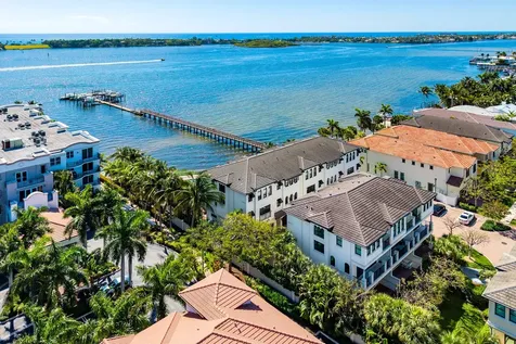 10 Windward Lane Boynton Beach FL 33435