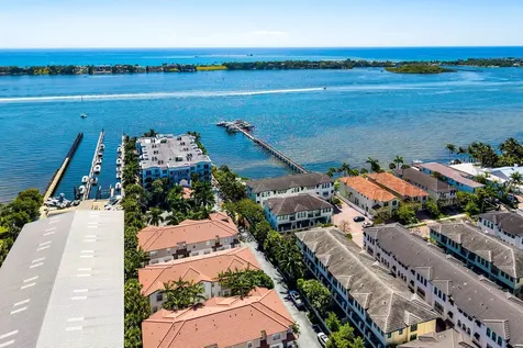 10 Windward Lane Boynton Beach FL 33435