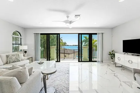 10 Windward Lane Boynton Beach FL 33435