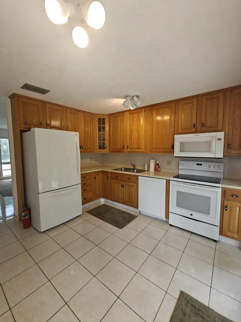 2120 N 57th Way Hollywood FL 33021