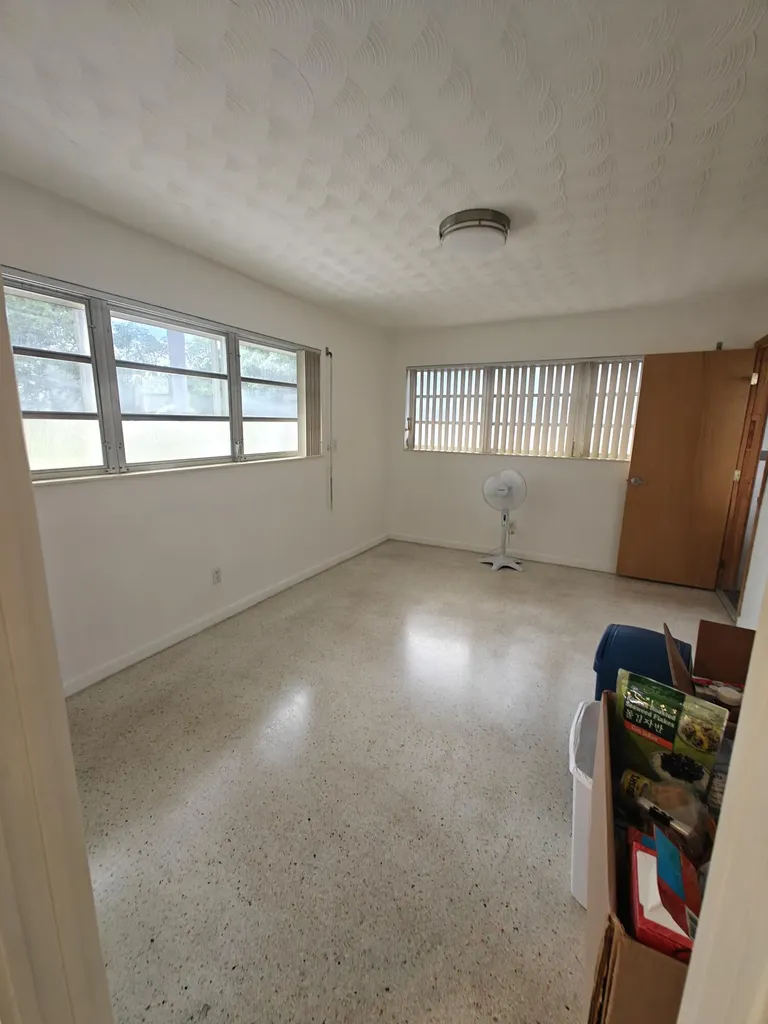 2120 N 57th Way Hollywood FL 33021
