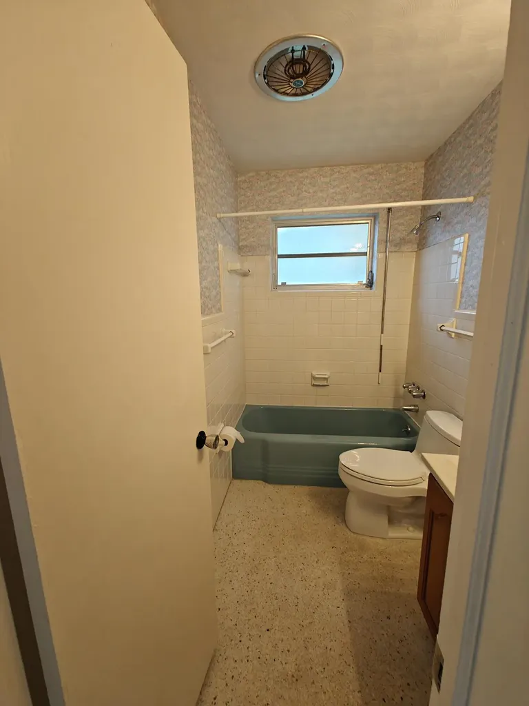 2120 N 57th Way Hollywood FL 33021