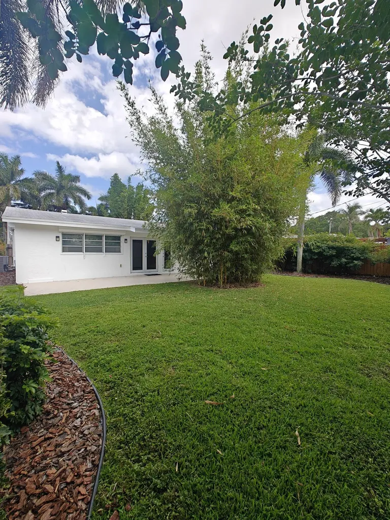 2120 N 57th Way Hollywood FL 33021