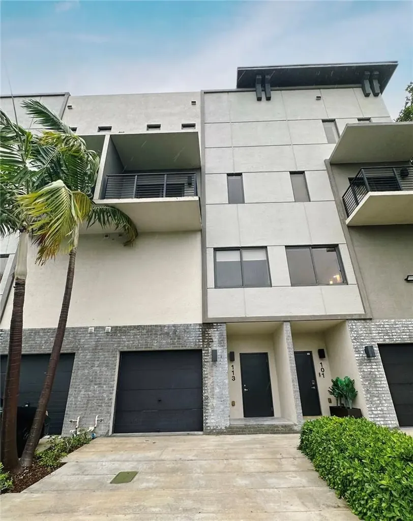 113 SE 1st Circle Pompano Beach FL 33060