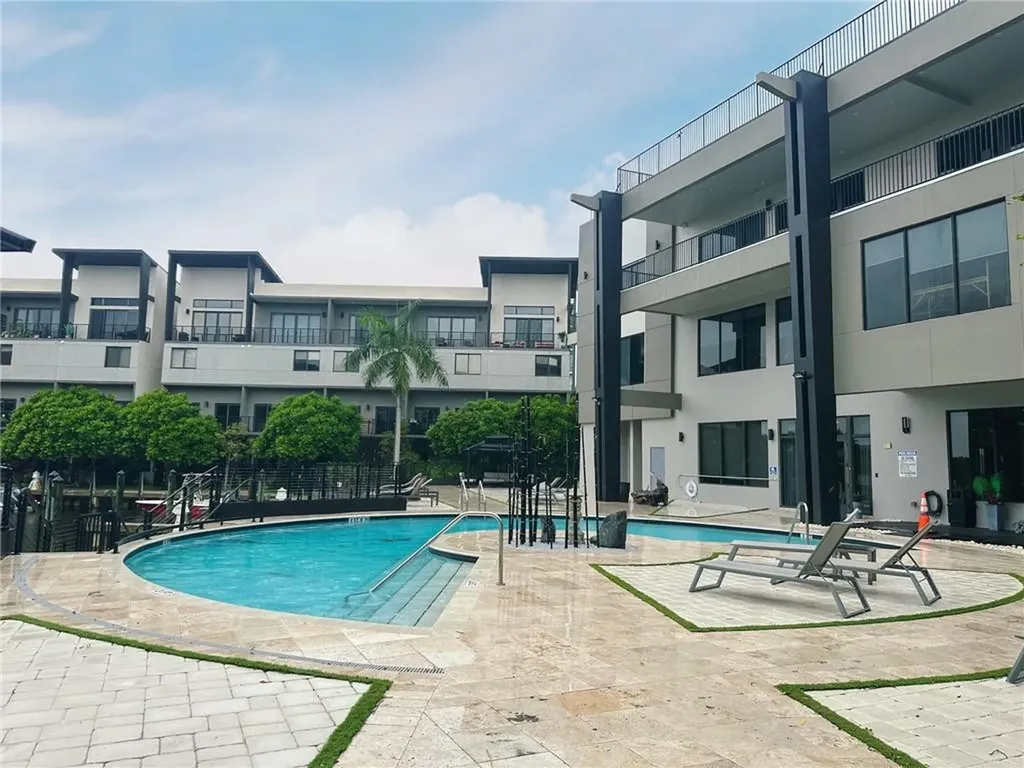 113 SE 1st Circle Pompano Beach FL 33060