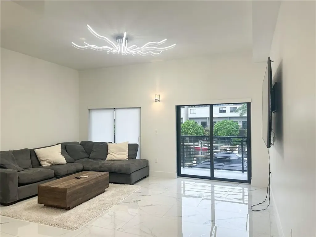 113 SE 1st Circle Pompano Beach FL 33060