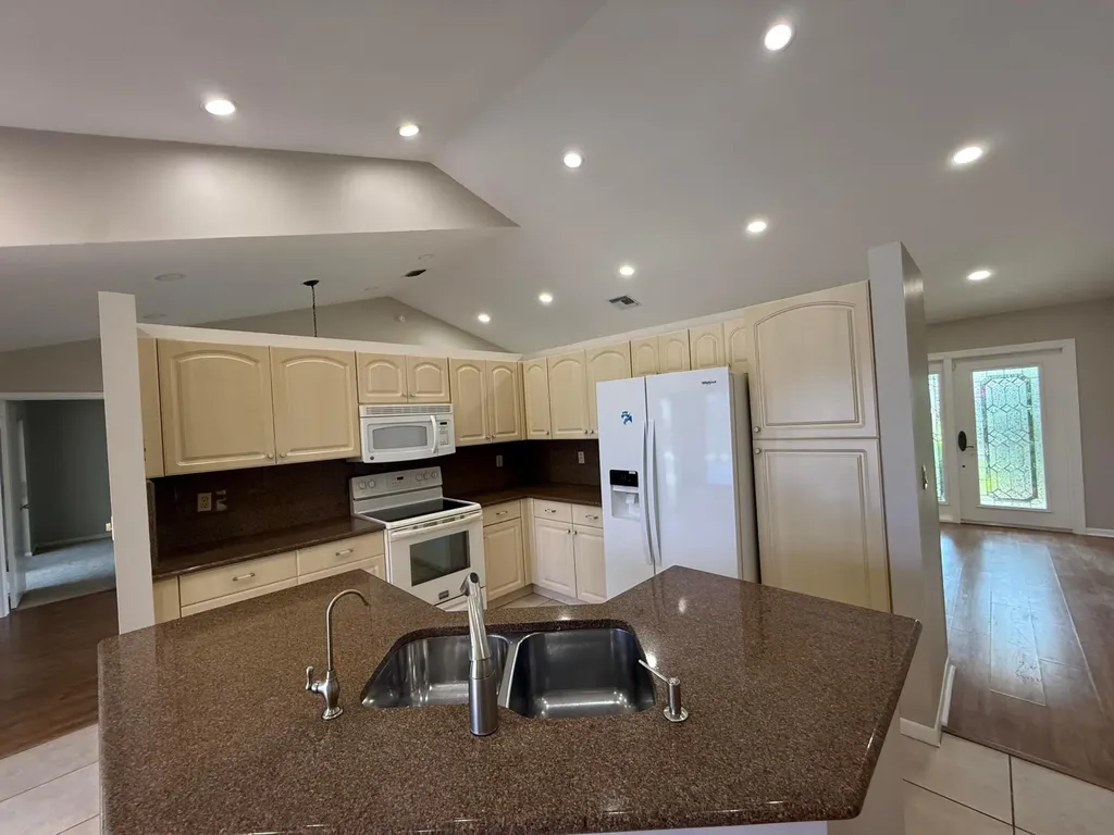 9215 Sun Pointe Drive Boynton Beach FL 33437