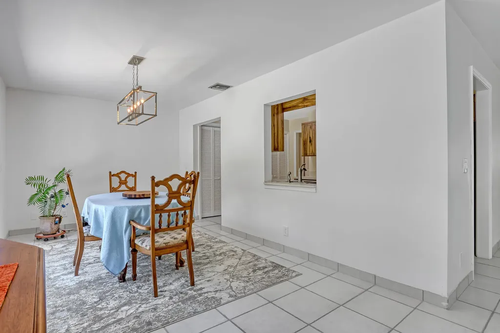 11078 Oak Way Circle Palm Beach Gardens FL 33410
