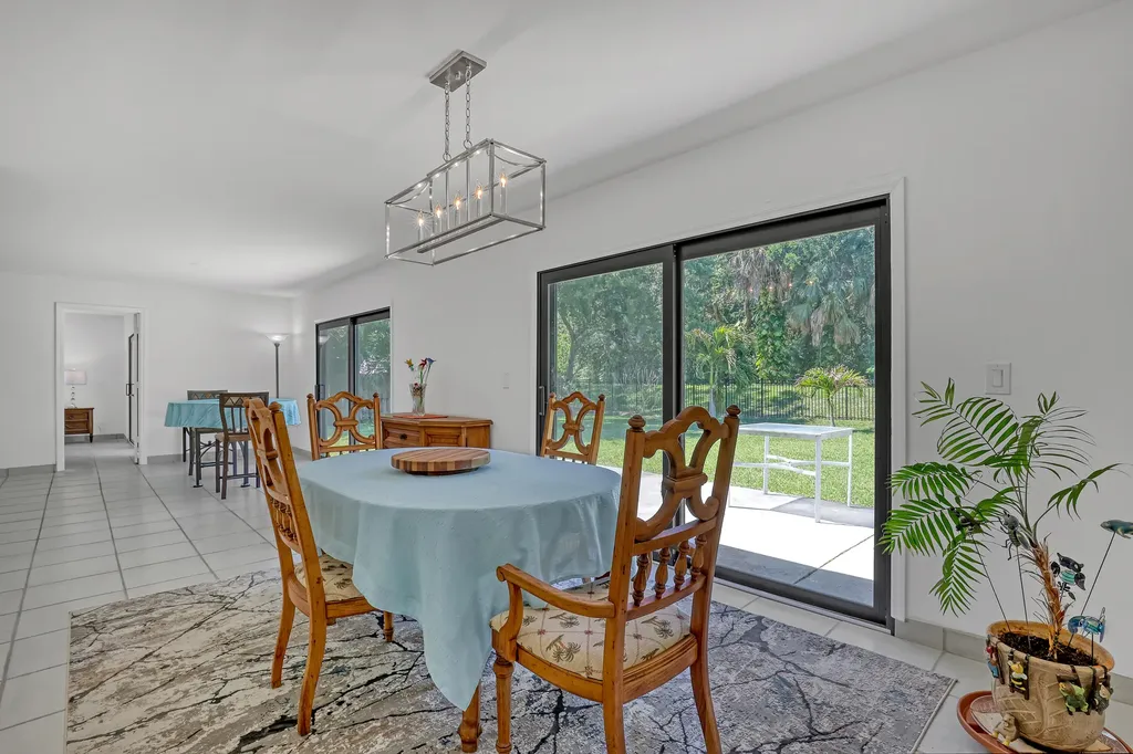 11078 Oak Way Circle Palm Beach Gardens FL 33410