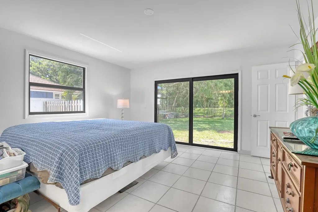 11078 Oak Way Circle Palm Beach Gardens FL 33410