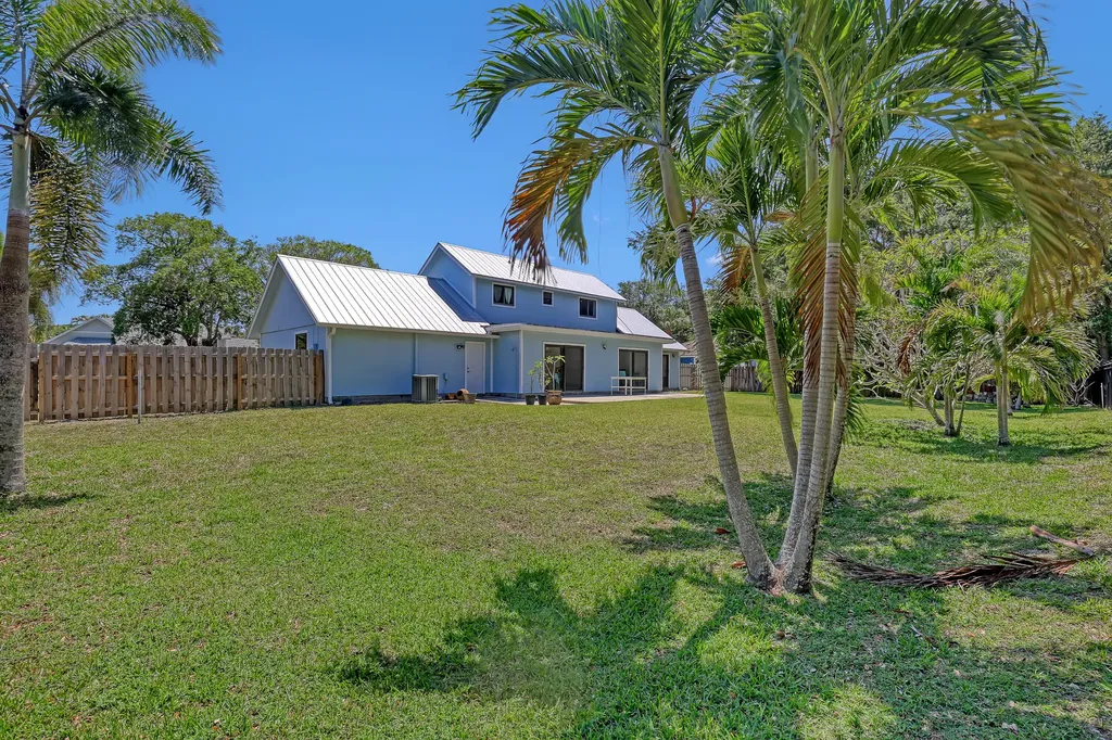 11078 Oak Way Circle Palm Beach Gardens FL 33410