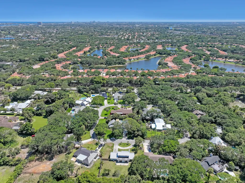 11078 Oak Way Circle Palm Beach Gardens FL 33410