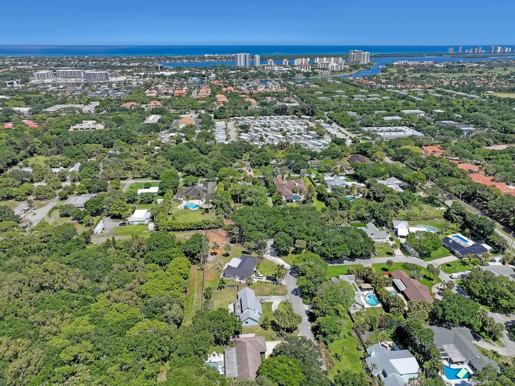 11078 Oak Way Circle Palm Beach Gardens FL 33410