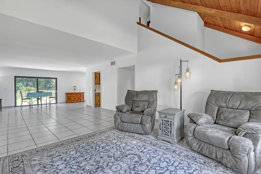 11078 Oak Way Circle Palm Beach Gardens FL 33410