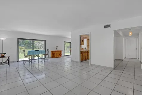 11078 Oak Way Circle Palm Beach Gardens FL 33410