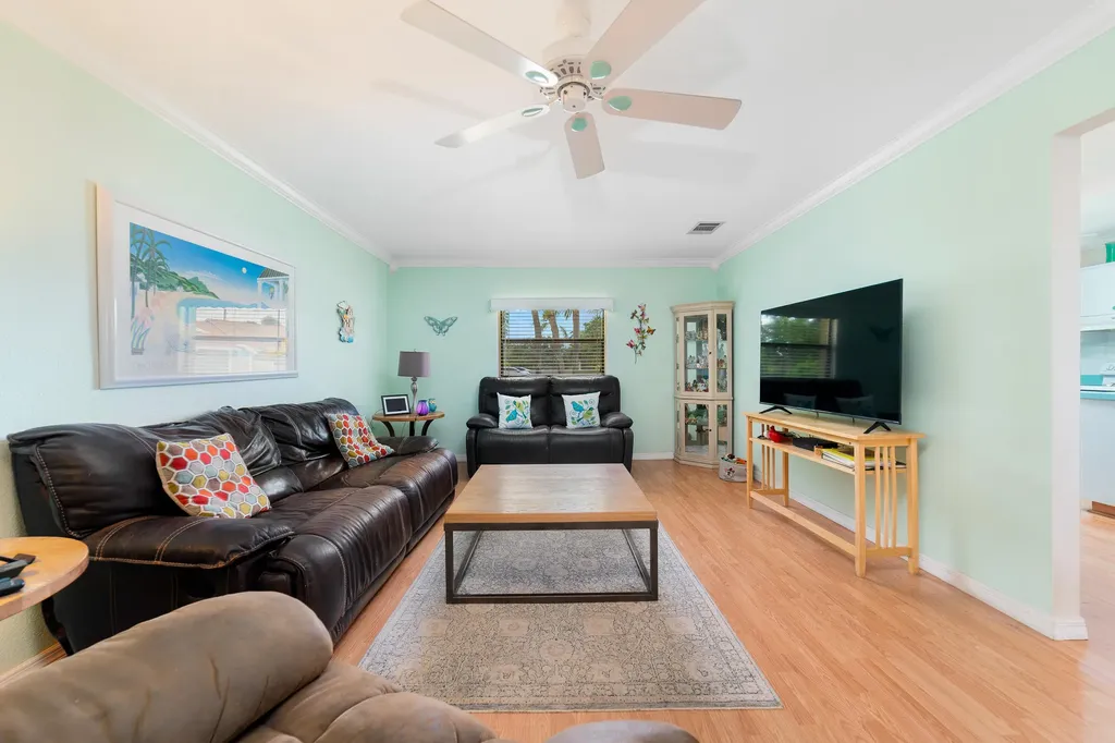 1533 SE Crayrich Court Port St Lucie FL 34952