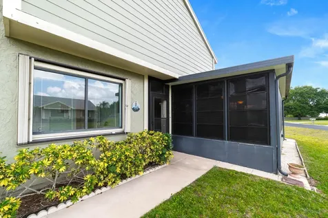 1533 SE Crayrich Court Port St Lucie FL 34952