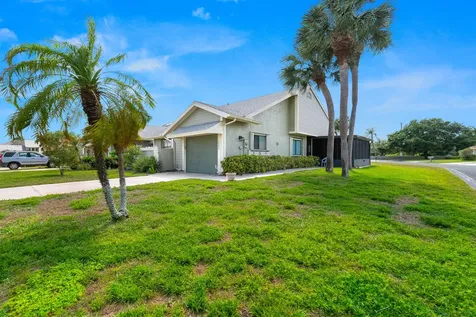 1533 SE Crayrich Court Port St Lucie FL 34952