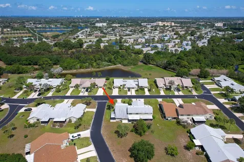1533 SE Crayrich Court Port St Lucie FL 34952