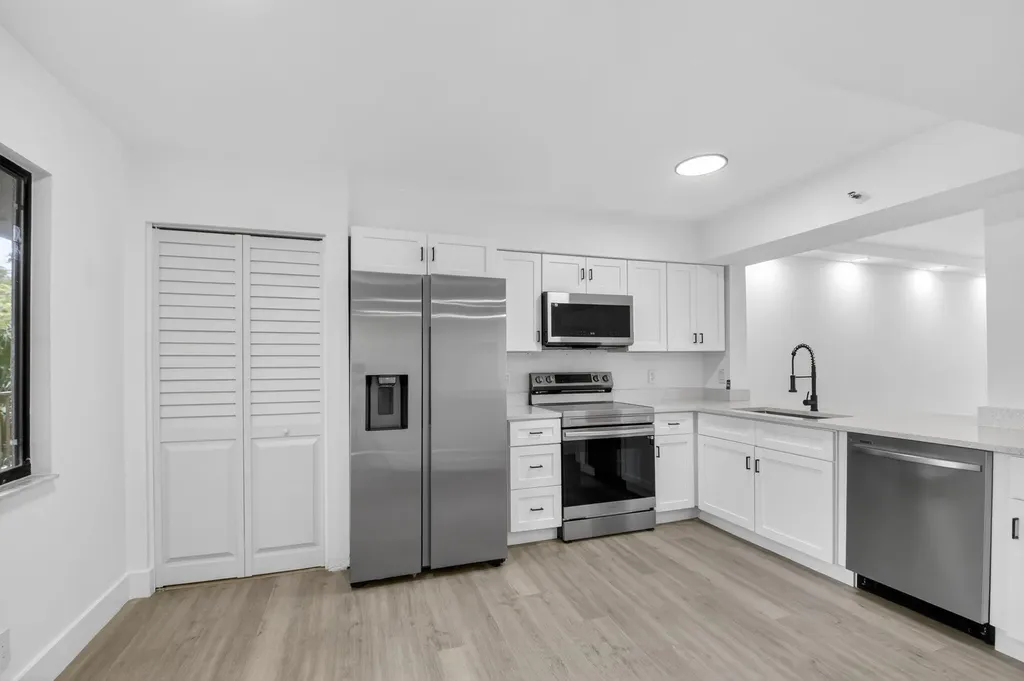 14475 Strathmore Lane Delray Beach FL 33446
