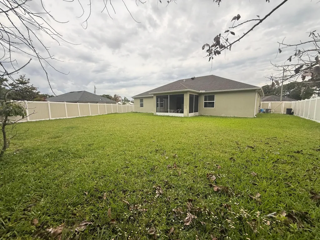 5111 NW Newark Lane Port St Lucie FL