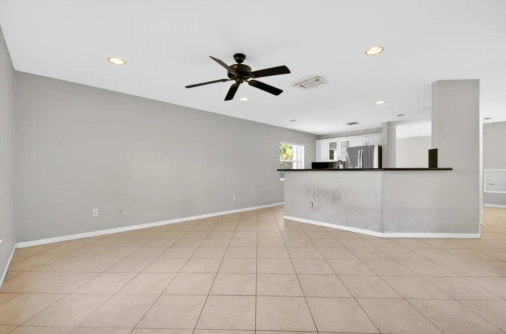 610 Peppergrass Run Royal Palm Beach FL 33411