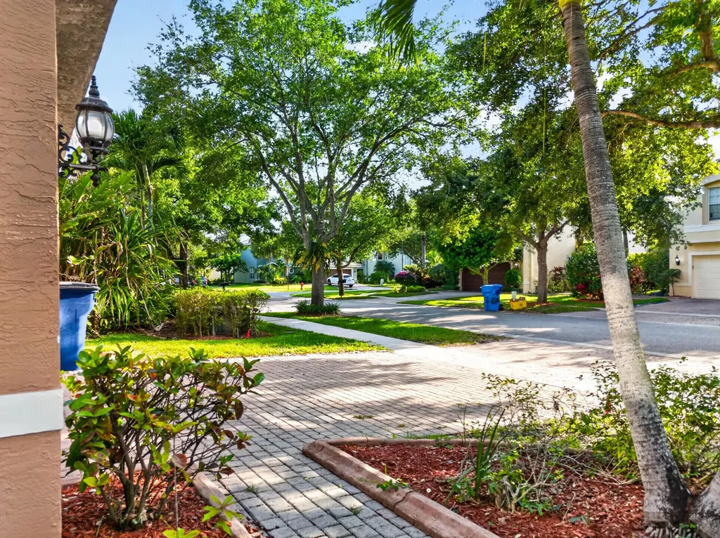 610 Peppergrass Run Royal Palm Beach FL 33411
