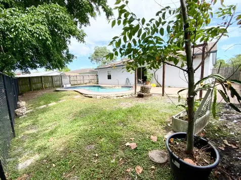 7922 SW 5th Street North Lauderdale FL 33068