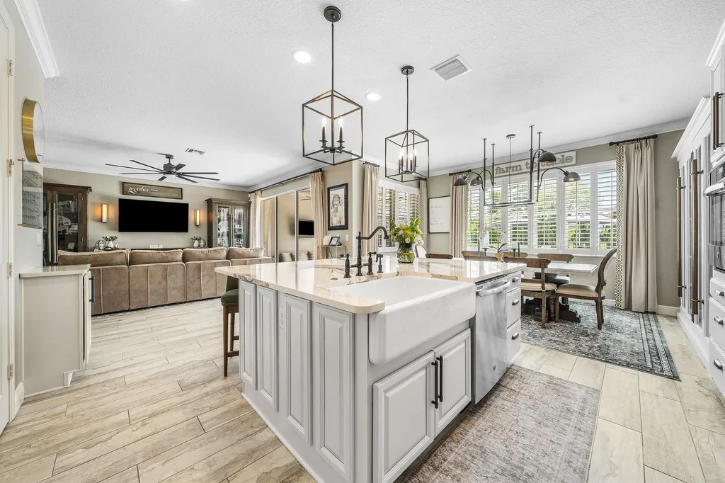 933 Deer Haven Drive Loxahatchee FL 33470