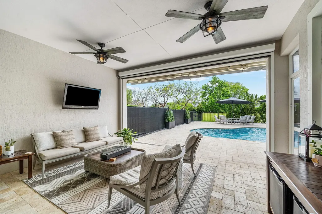 933 Deer Haven Drive Loxahatchee FL 33470